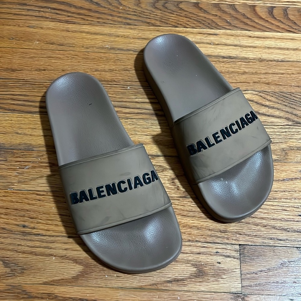 Balenciaga Pool Slides Women
